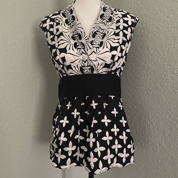 White House Black Market Tops - White House BM 100% Silk top